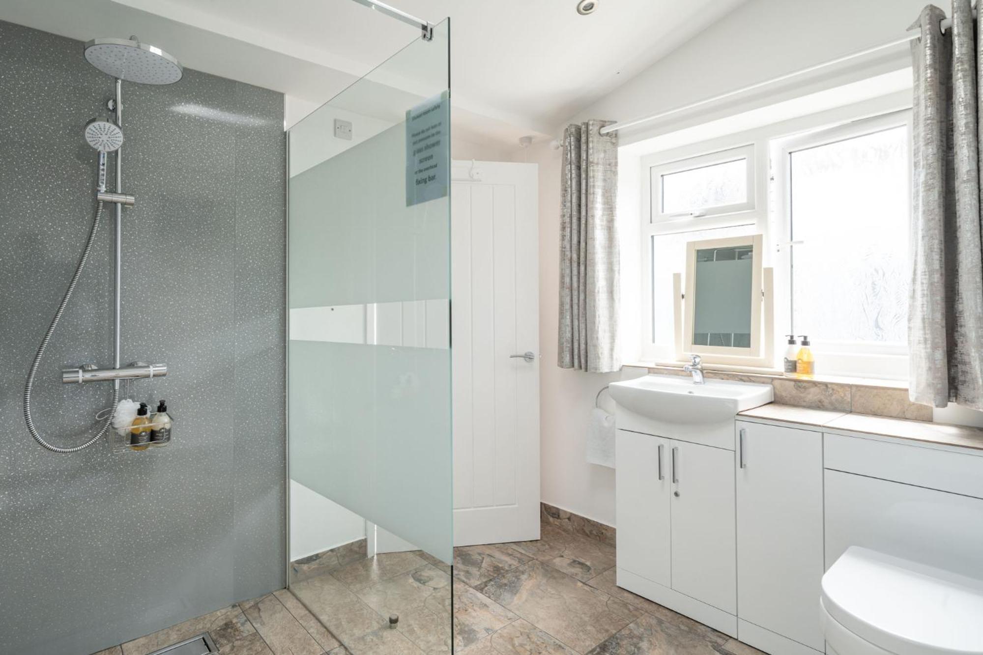 Fabulous Apartment For 2 In Llansteffan Llanstephan  Bagian luar foto